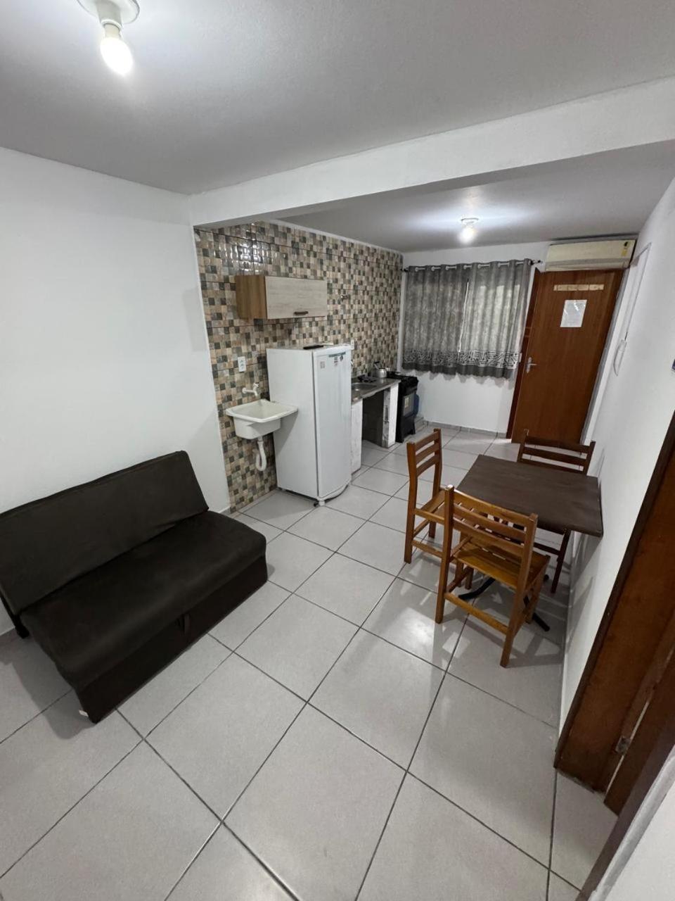 Kitnets No Campeche A 500 Metros Do Mar Florianopolis Exterior foto